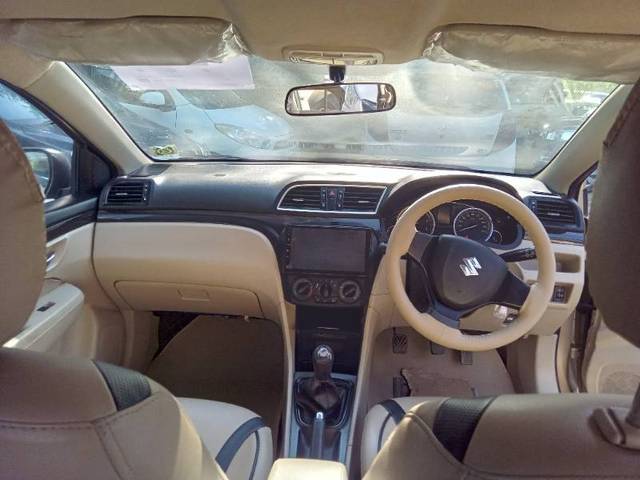 https://images10.gaadi.com/usedgaadi-sellcar/UsedCar/e5c625d9a/f2463aed-144e-4463-ad02-05d193048f67.jpg?imwidth=6401
