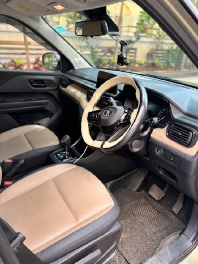 https://images10.gaadi.com/usedgaadi-sellcar/UsedCar/e5c64640a/f709c050-096b-464a-93b9-ac010ab36a41.jpeg?imwidth=6402