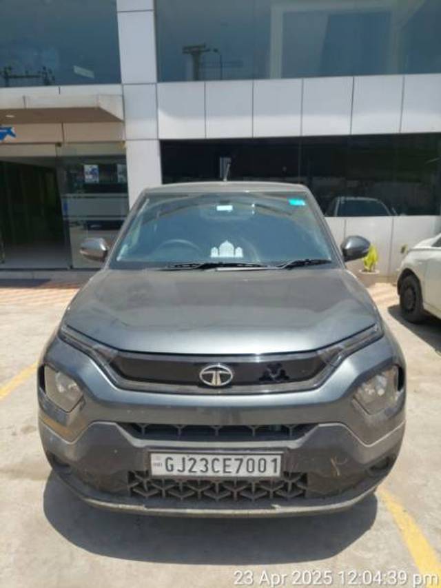 https://images10.gaadi.com/usedgaadi-sellcar/UsedCar/e5c64dc7a/d0566573-225c-4490-baa6-0d1fe13abe38.jpg?imwidth=6400