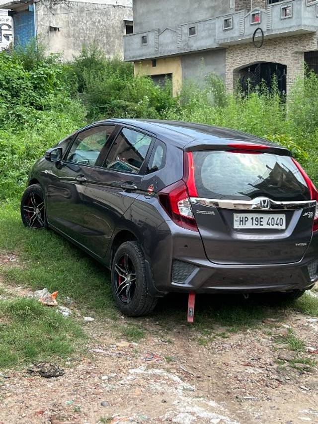 https://images10.gaadi.com/usedgaadi-sellcar/UsedCar/e5c65adda/19a7a480-6dcb-4d98-bf29-bc74e0c0f170.jpeg?imwidth=6400