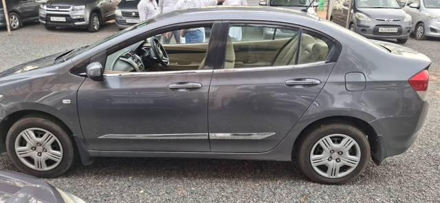 https://images10.gaadi.com/usedgaadi-sellcar/UsedCar/e5c6dbc1a/3b58cd58-99c3-40e4-b4d3-e416680ca825.jpg?imwidth=6401