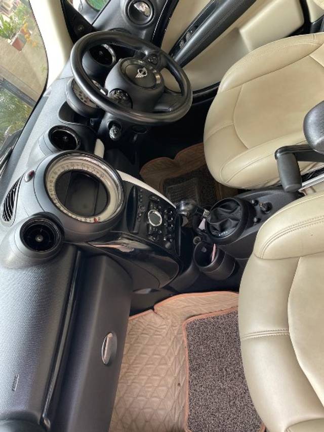 https://images10.gaadi.com/usedgaadi-sellcar/UsedCar/e5c768e7a/e71450fe-cf6d-47e5-8fbb-729e503e9904.jpeg?imwidth=6402