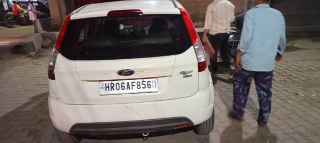 https://images10.gaadi.com/usedgaadi-sellcar/UsedCar/e5c79314a/0bdf7576-5886-43da-83de-72e14b6bb551.jpg?imwidth=6401