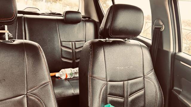 https://images10.gaadi.com/usedgaadi-sellcar/UsedCar/e5c7ba01a/8e4ccb17-fd45-4aaa-bf94-12dfc85685f6.jpeg?imwidth=6400