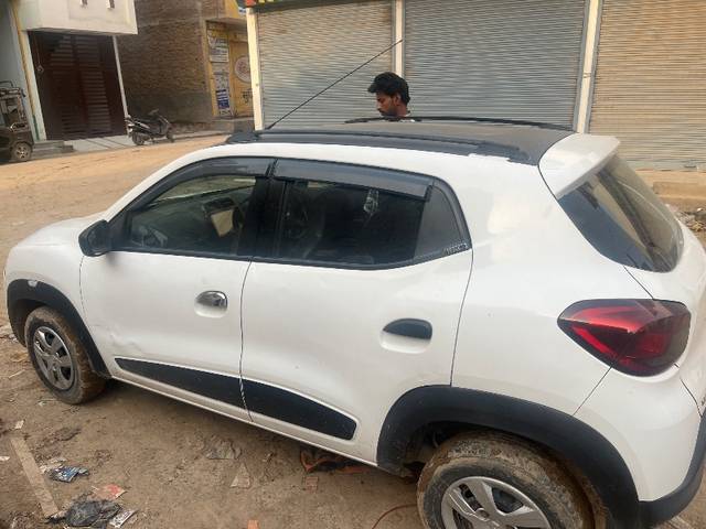 https://images10.gaadi.com/usedgaadi-sellcar/UsedCar/e5c7cc6ba/5e25bb5a-c181-4e6d-b506-267120bff590.jpg?imwidth=6401