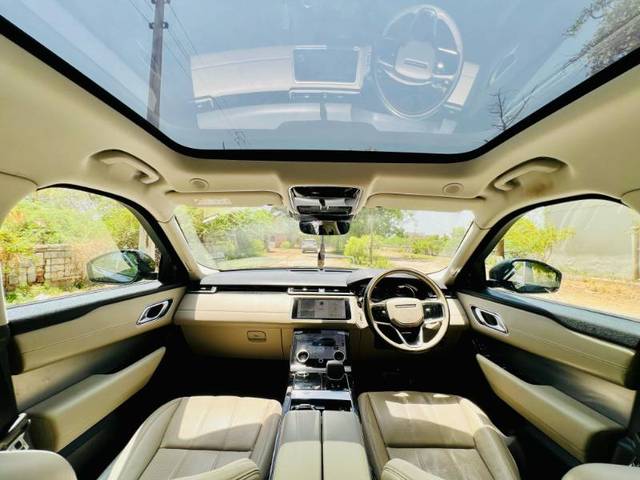 https://images10.gaadi.com/usedgaadi-sellcar/UsedCar/e5c7cf74a/5f6402d1-4a83-4bb5-8545-af4ee13e02ef.jpg?imwidth=6401