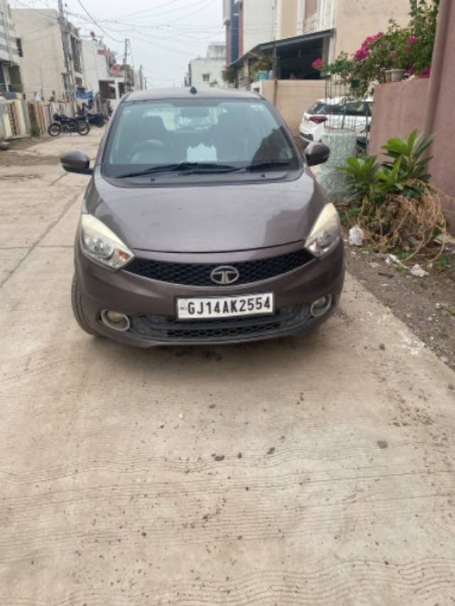 https://images10.gaadi.com/usedgaadi-sellcar/UsedCar/e5c829c2a/5b972b27-edbf-46fb-bbd9-944c2284ed90.jpg?imwidth=6400