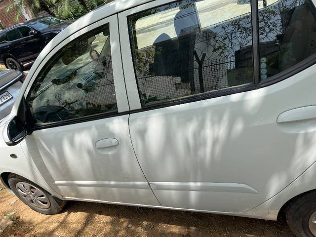 https://images10.gaadi.com/usedgaadi-sellcar/UsedCar/e5c860aea/0c11f83e-3c2e-44d3-8041-fd30a6ac9610.jpg?imwidth=6400