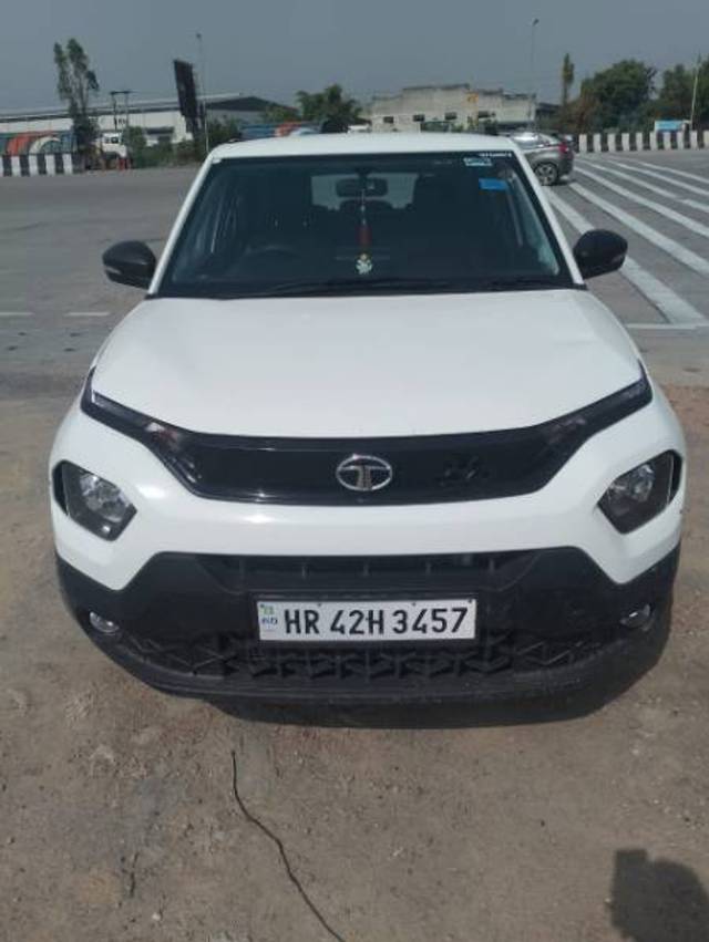 https://images10.gaadi.com/usedgaadi-sellcar/UsedCar/e5c8e1c3a/19d7ca02-4b53-44d8-96bb-7bb0de22c20f.jpg?imwidth=6400