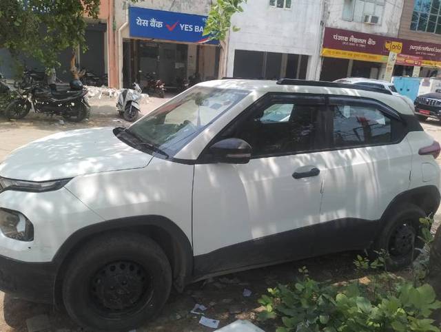 https://images10.gaadi.com/usedgaadi-sellcar/UsedCar/e5c8e1c3a/cc7a56fb-1bec-4378-af3f-cf98deea6b58.jpg?imwidth=6402