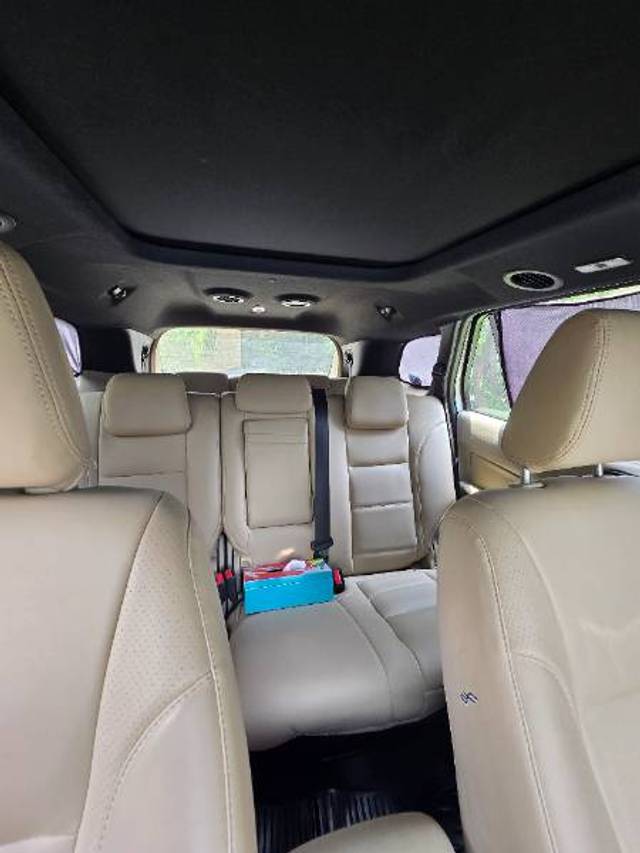 https://images10.gaadi.com/usedgaadi-sellcar/UsedCar/e5c8eed2a/3ccd886f-c7f5-4932-bc43-6a9656f8f244.jpg?imwidth=6402