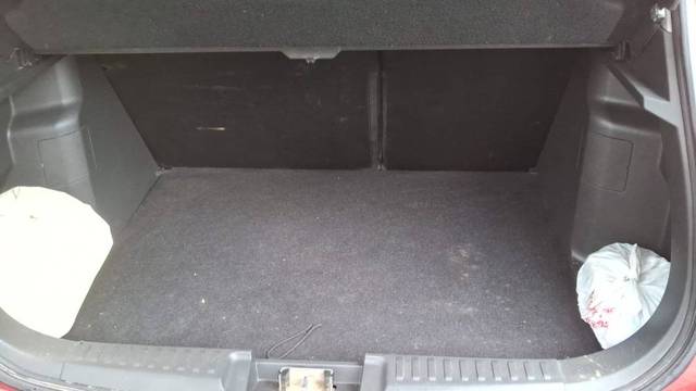 https://images10.gaadi.com/usedgaadi-sellcar/UsedCar/e5c9d726a/2a9bf5fa-a93d-4bd0-a70c-1a6da172c64d.jpg?imwidth=6402