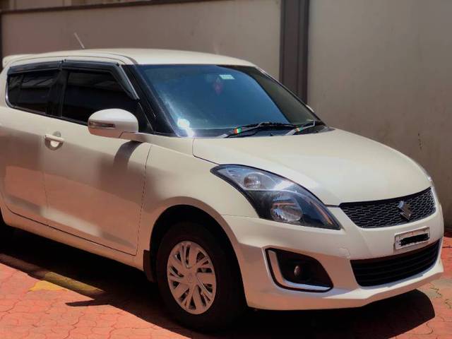https://images10.gaadi.com/usedgaadi-sellcar/UsedCar/e5c9e2bea/d0123f7f-2798-41d7-a28b-f3022540ad7e.jpg?imwidth=6400