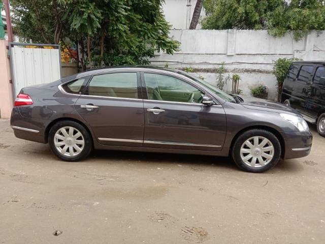 https://images10.gaadi.com/usedgaadi-sellcar/UsedCar/e5ca0766a/e120fc25-2c05-49b9-8491-85ca147d0495.jpeg?imwidth=6401