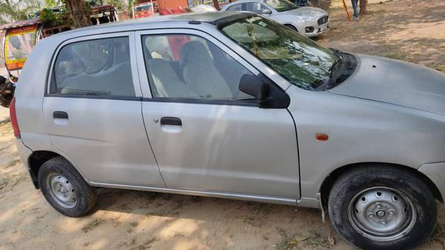 https://images10.gaadi.com/usedgaadi-sellcar/UsedCar/e5ca0f31a/6a25e47e-609e-47e8-a251-e680eea2f8ea.jpg?imwidth=6402