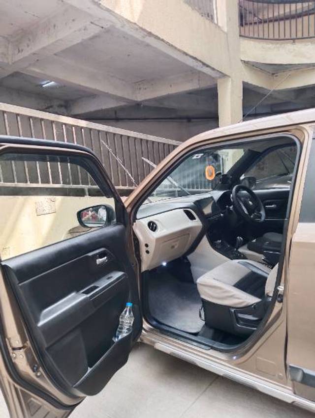 https://images10.gaadi.com/usedgaadi-sellcar/UsedCar/e5ca389fa/e9598322-2940-40ef-b316-5d8a1857b0d5.jpg?imwidth=6401