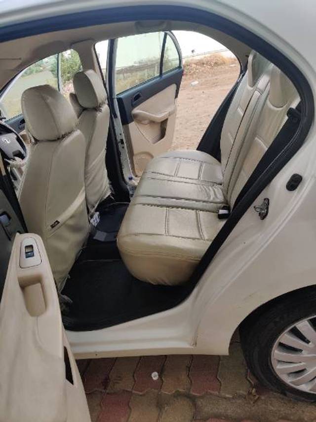 https://images10.gaadi.com/usedgaadi-sellcar/UsedCar/e5ca3a51a/348c5d88-a3b1-45df-8df0-922057702f97.jpg?imwidth=6402