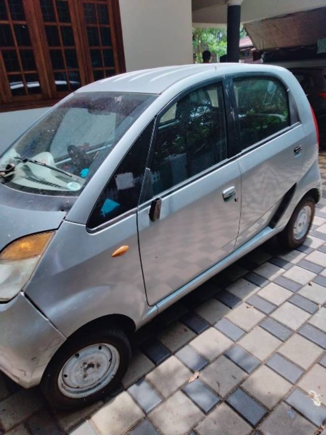 https://images10.gaadi.com/usedgaadi-sellcar/UsedCar/e5ca6e6ea/628fef7e-9a9b-416d-b6dc-ded3a5e5391c.jpeg?imwidth=6400