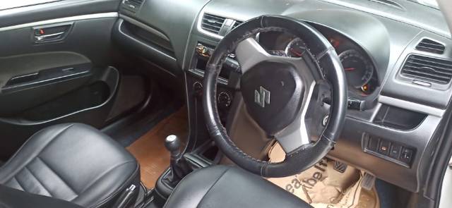 https://images10.gaadi.com/usedgaadi-sellcar/UsedCar/e5cacdeaa/86c9c4aa-72ef-4641-b437-ea4a60c9ed71.jpeg?imwidth=6401