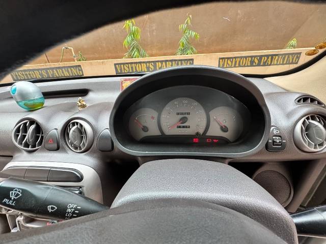 https://images10.gaadi.com/usedgaadi-sellcar/UsedCar/e5cad2dea/994c69ef-c76b-417a-bda4-680112817f43.jpeg?imwidth=6402