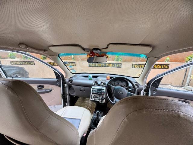 https://images10.gaadi.com/usedgaadi-sellcar/UsedCar/e5cad2dea/c1a9f492-9e9a-4775-ab46-bc5ded0e7c71.jpeg?imwidth=6401