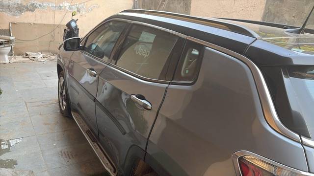https://images10.gaadi.com/usedgaadi-sellcar/UsedCar/e5cb0b8aa/3a18a5c2-0b64-4603-9cea-bc6e3c4b70d1.jpeg?imwidth=6402
