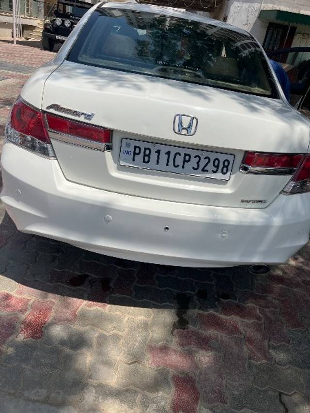 https://images10.gaadi.com/usedgaadi-sellcar/UsedCar/e5cb28c8a/544a10e8-6236-49a0-8e9a-b4bc10aff98e.jpeg?imwidth=6400