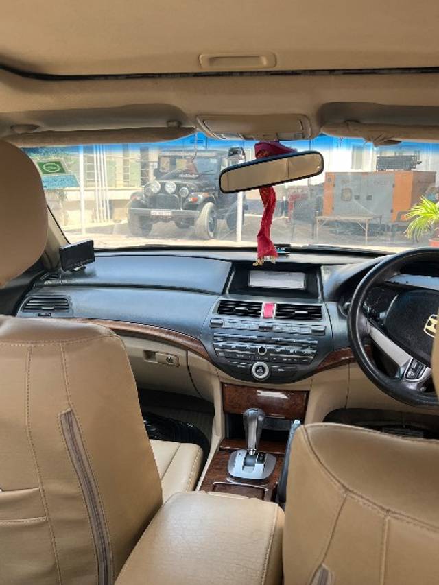 https://images10.gaadi.com/usedgaadi-sellcar/UsedCar/e5cb28c8a/96772fb1-ec25-4086-949d-e67f35efb7c8.jpeg?imwidth=6401