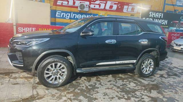 https://images10.gaadi.com/usedgaadi-sellcar/UsedCar/e5cb6965a/b89d5a1a-c291-40f1-8138-1560653b7e52.jpg?imwidth=6400