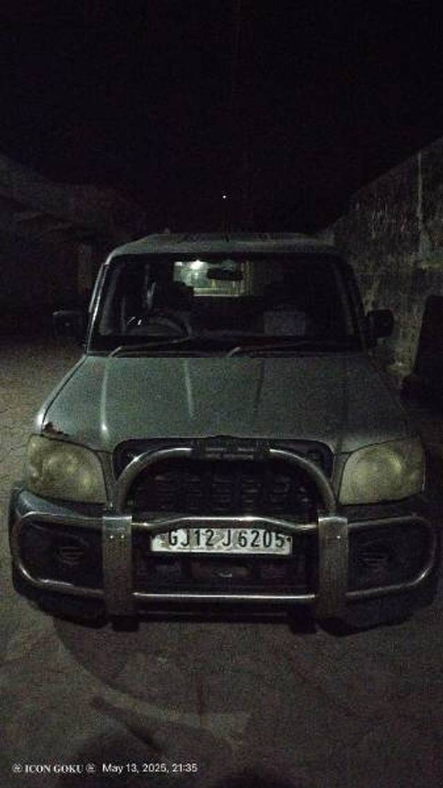 https://images10.gaadi.com/usedgaadi-sellcar/UsedCar/e5cb77e8a/d7e217fc-46ad-4310-9ced-95996dc1735a.jpg?imwidth=6400