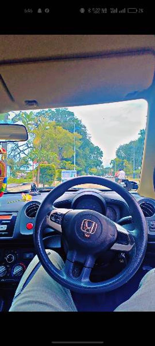https://images10.gaadi.com/usedgaadi-sellcar/UsedCar/e5cbc29ca/fe22e4af-a2bd-4af0-8437-d626a6f4d1d4.jpg?imwidth=6402