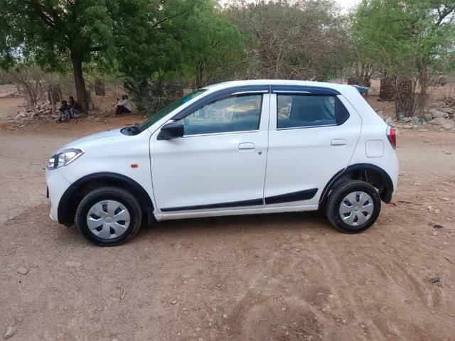 https://images10.gaadi.com/usedgaadi-sellcar/UsedCar/e5cc3e8fa/54761ac9-ccd2-4fad-8940-a6bb7d87a9d2.jpg?imwidth=6402