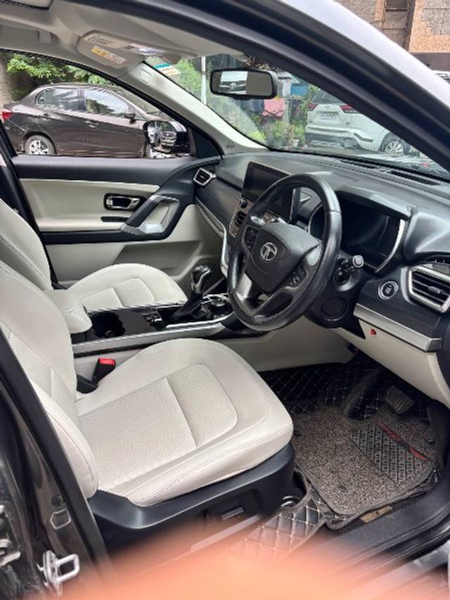 https://images10.gaadi.com/usedgaadi-sellcar/UsedCar/e5cc4049a/71b0b2a2-19fa-42e4-9eb0-30fddea18d4b.jpeg?imwidth=6401