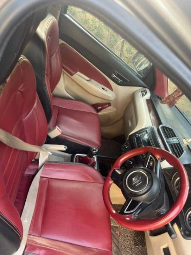 https://images10.gaadi.com/usedgaadi-sellcar/UsedCar/e5cc41c7a/516677f2-4710-4c6c-92dd-652c4a4dd6f5.jpg?imwidth=6402
