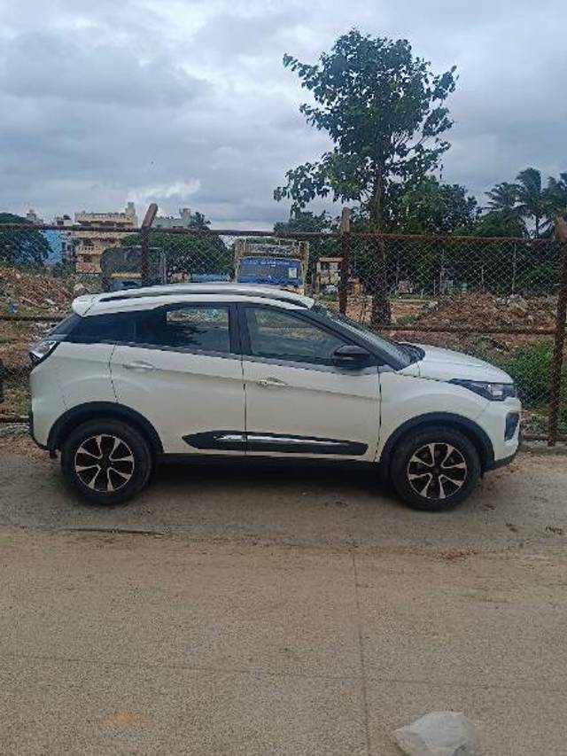 https://images10.gaadi.com/usedgaadi-sellcar/UsedCar/e5cc5b1aa/49fc1b76-e871-446a-b61c-37e846349a9f.jpg?imwidth=6401