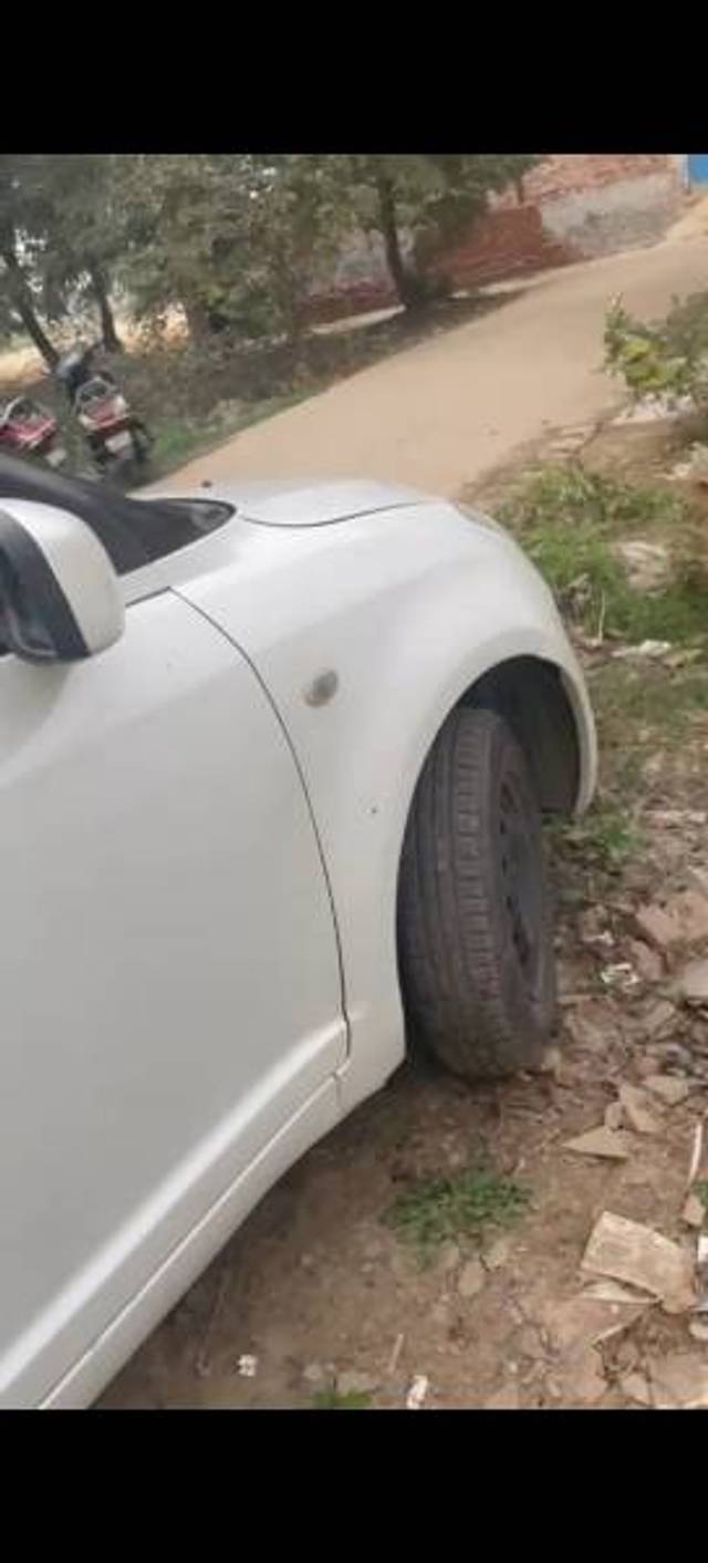 https://images10.gaadi.com/usedgaadi-sellcar/UsedCar/e5cc698ea/6c36a66a-61c6-483e-852e-1cc4c64e7c15.jpg?imwidth=6401
