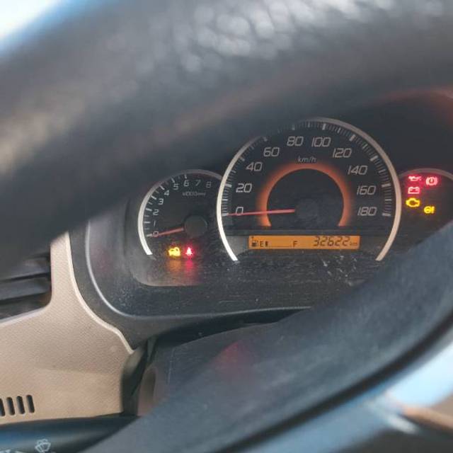 https://images10.gaadi.com/usedgaadi-sellcar/UsedCar/e5cc883ca/0d8aa828-a6d3-4987-a380-391cfa841a18.jpg?imwidth=6402