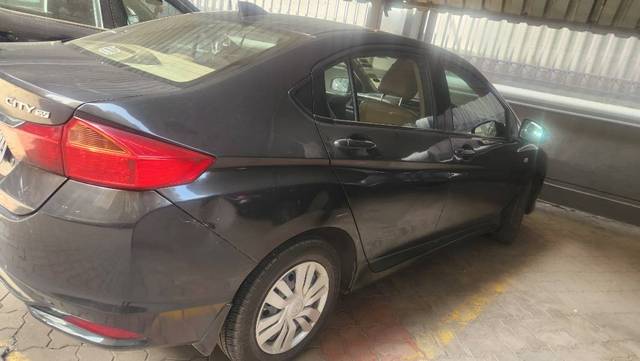 https://images10.gaadi.com/usedgaadi-sellcar/UsedCar/e5cca2baa/116b8c79-26c3-4327-9234-047694b2a647.jpg?imwidth=6401