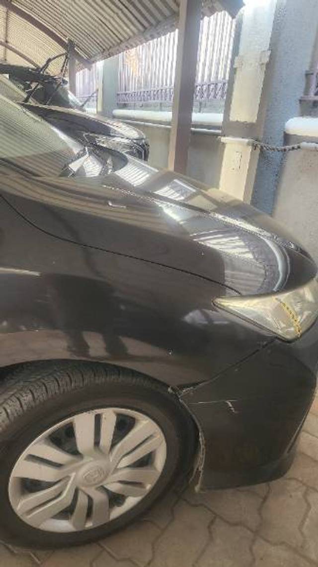 https://images10.gaadi.com/usedgaadi-sellcar/UsedCar/e5cca2baa/5cf67830-53b2-4ec5-aa45-922f94688016.jpg?imwidth=6400