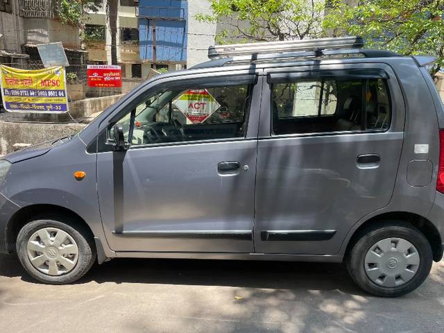https://images10.gaadi.com/usedgaadi-sellcar/UsedCar/e5ccb856a/3ce439de-7dba-420e-a780-4f6d65957261.jpeg?imwidth=6401