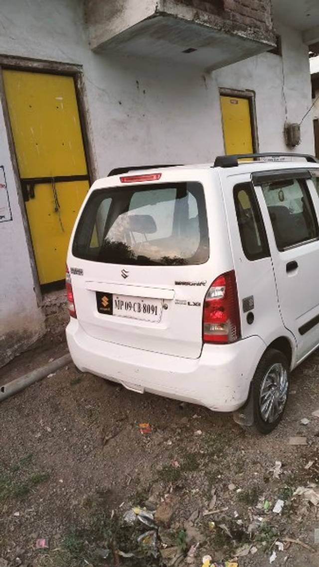 https://images10.gaadi.com/usedgaadi-sellcar/UsedCar/e5ccce55a/0c9ea3dd-4ff4-4385-b726-247c5383753b.jpeg?imwidth=6401