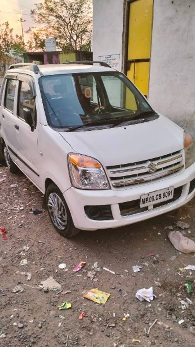 https://images10.gaadi.com/usedgaadi-sellcar/UsedCar/e5ccce55a/c8e71686-2a5e-40d7-b136-3cf4183bc2d3.jpeg?imwidth=6400