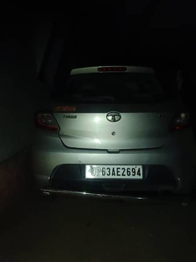 https://images10.gaadi.com/usedgaadi-sellcar/UsedCar/e5ccdb20a/a1835335-b625-4a41-be32-39166d6b75dd.jpg?imwidth=6400