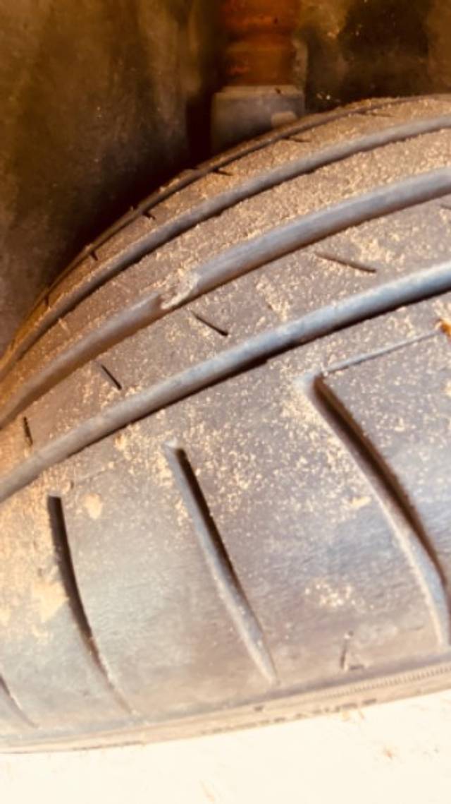 https://images10.gaadi.com/usedgaadi-sellcar/UsedCar/e5ccedd6a/87e7845b-dd1d-498e-a0dc-5ee07d3849fe.jpeg?imwidth=6402