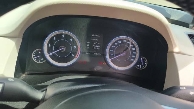 https://images10.gaadi.com/usedgaadi-sellcar/UsedCar/e5cd54e1a/d19b4f6e-aa80-4f6b-8ebd-e06bb0bcaee4.jpeg?imwidth=6400
