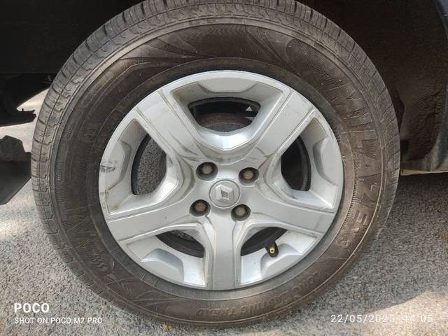 https://images10.gaadi.com/usedgaadi-sellcar/UsedCar/e5cdaa5fa/887821f2-6d92-41d3-8e4e-600d77efeae4.jpg?imwidth=6402