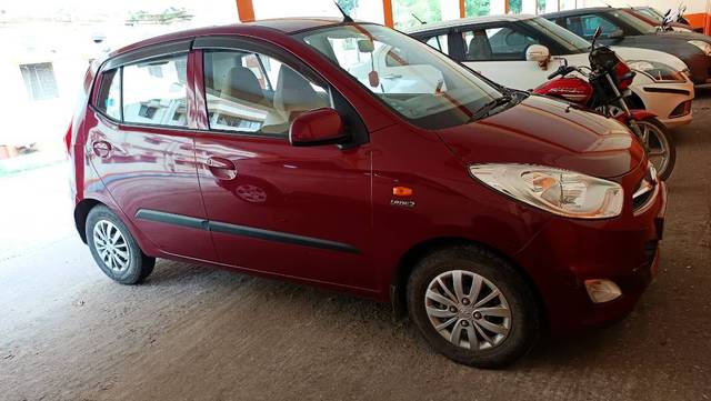 https://images10.gaadi.com/usedgaadi-sellcar/UsedCar/e5cdc4a8a/675bf920-74df-471a-95f6-0d077e9da46d.jpg?imwidth=6402