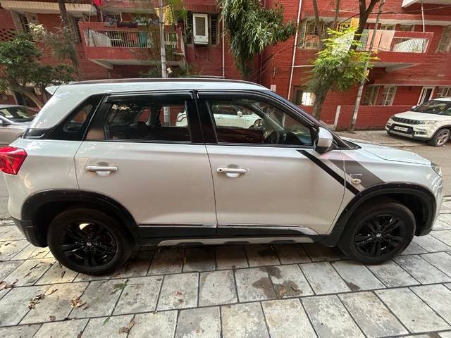 https://images10.gaadi.com/usedgaadi-sellcar/UsedCar/e5ce8a0ca/b5a05fbf-dafd-4fcf-b399-ee30f6a81e08.jpeg?imwidth=6400