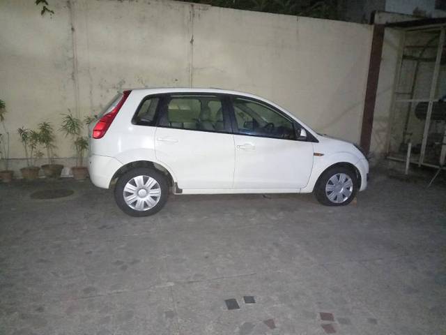 https://images10.gaadi.com/usedgaadi-sellcar/UsedCar/e5ce901da/53d132a4-990f-4472-b6bc-af6be1f6d2c7.jpg?imwidth=6400