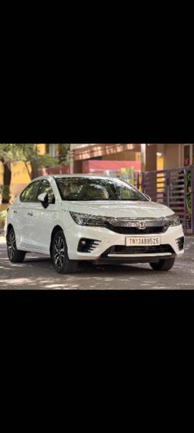 https://images10.gaadi.com/usedgaadi-sellcar/UsedCar/e5cef575a/16c8a678-7bc1-4aee-b06b-a76d7aa49e12.jpg?imwidth=6400